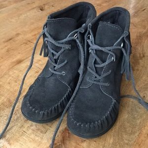 Minnetonka Fringe Wedge Bootie